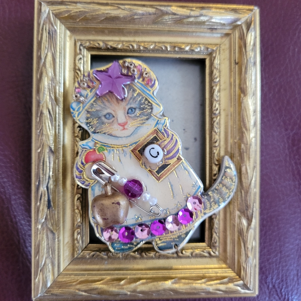 Handcrafted Cute Cat Pin Brooch ~ Embellished ~ Teacher ~ Kitten ~ Apple - Picture 10 of 16